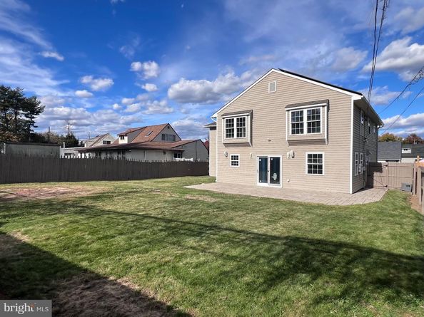 19 Prunewood Road, Levittown PA 19056