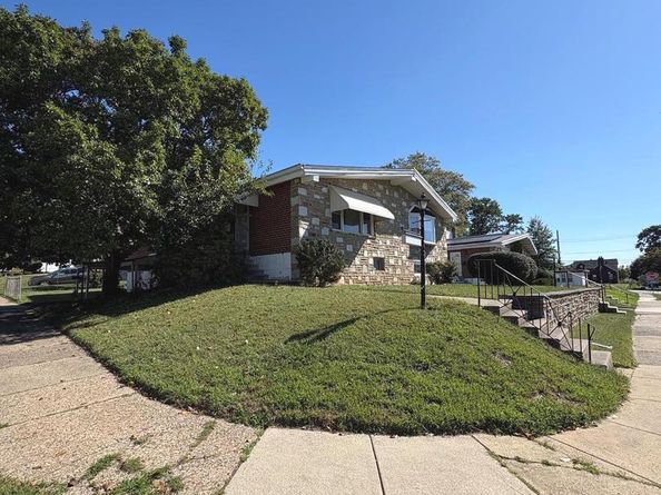 801 Charette Road, Philadelphia PA 19115