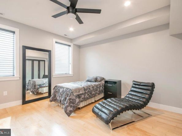 2902 S 15TH Street, Philadelphia PA 19145