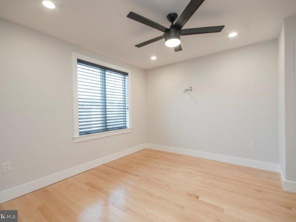 2902 S 15TH Street, Philadelphia PA 19145