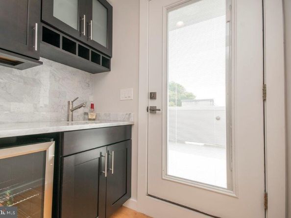 2902 S 15TH Street, Philadelphia PA 19145