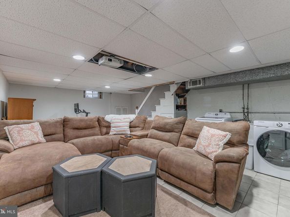 872 Fairfax Road, Drexel Hill PA 19026