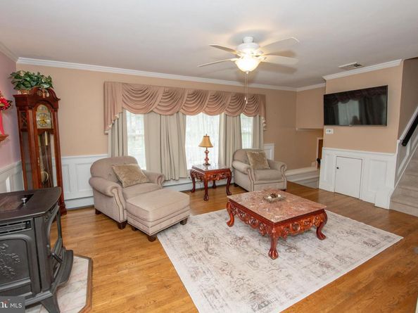 229 Walton Drive, Morrisville PA 19067
