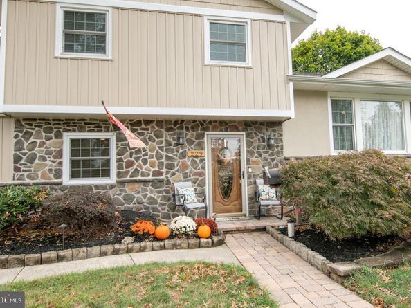 229 Walton Drive, Morrisville PA 19067