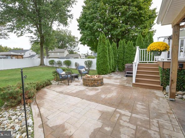 229 Walton Drive, Morrisville PA 19067