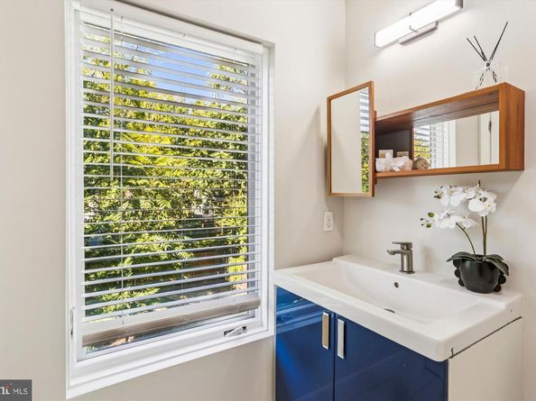 3222 13TH Street NW 2, Washington DC 20010