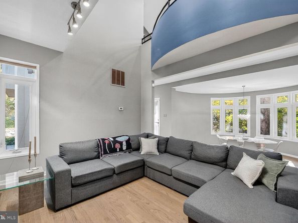 2031 Beacon Place, Reston VA 20191