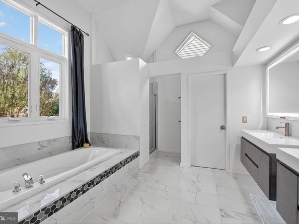 2031 Beacon Place, Reston VA 20191