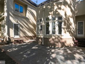 2031 Beacon Place, Reston VA 20191