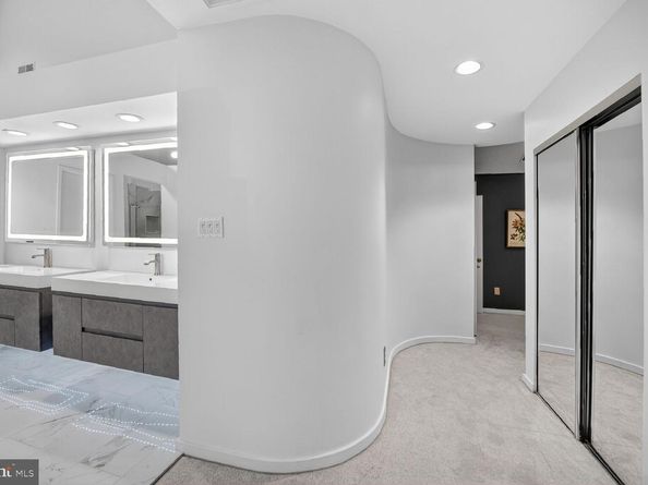 2031 Beacon Place, Reston VA 20191