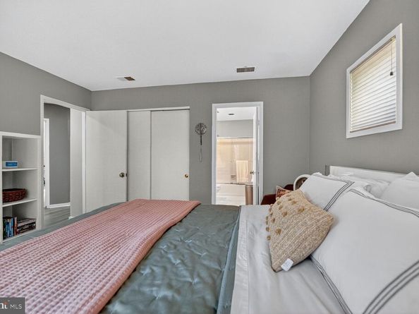 2031 Beacon Place, Reston VA 20191