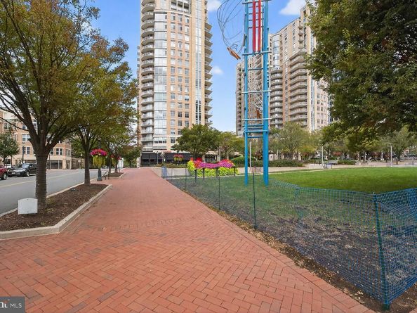 2031 Beacon Place, Reston VA 20191