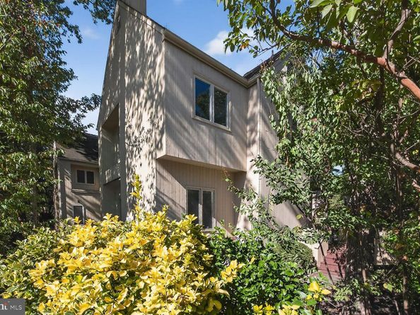 2031 Beacon Place, Reston VA 20191