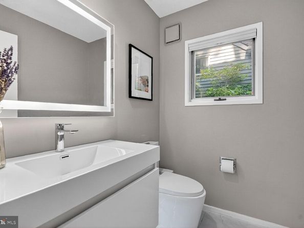 2031 Beacon Place, Reston VA 20191