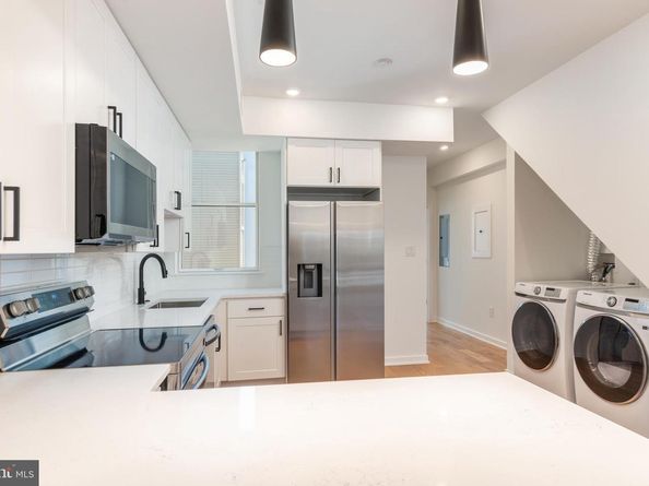 1121 S 20TH Street, Philadelphia PA 19146