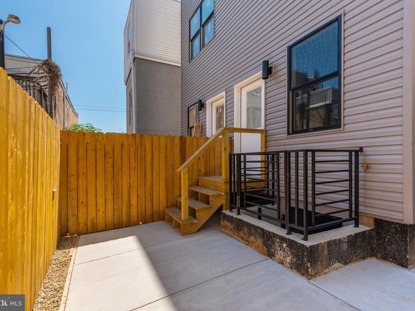 1121 S 20TH Street, Philadelphia PA 19146