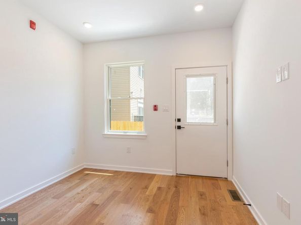 1121 S 20TH Street, Philadelphia PA 19146