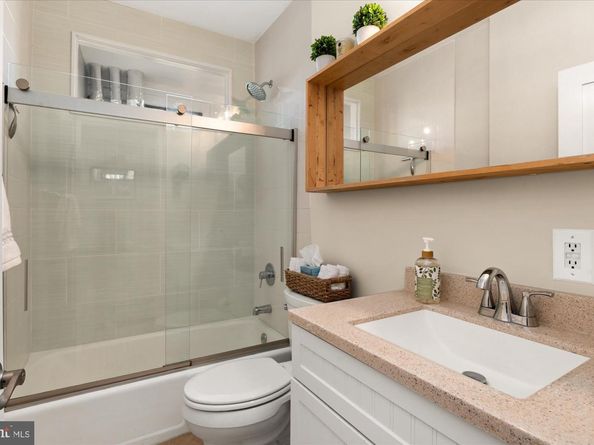 1701 16TH Street NW 802, Washington DC 20009