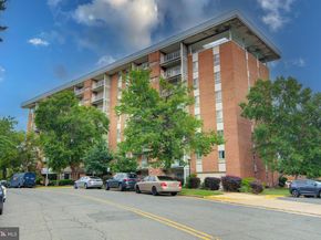 5250 Valley Forge Drive 407, Alexandria VA 22304