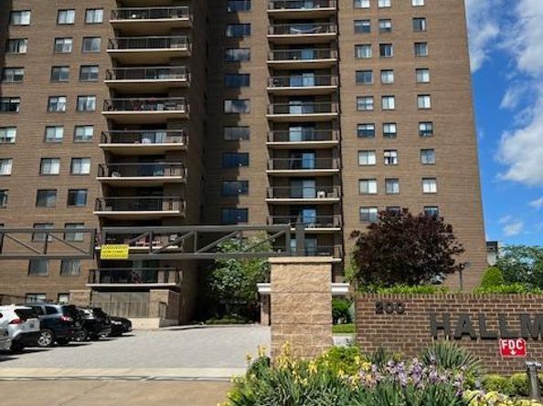 200 N Pickett Street 1614, Alexandria VA 22304