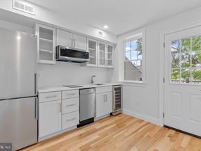 202 Spruce Street, Philadelphia PA 19106