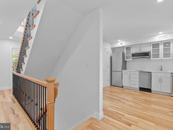 202 Spruce Street, Philadelphia PA 19106