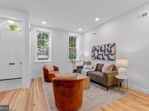 202 Spruce Street, Philadelphia PA 19106