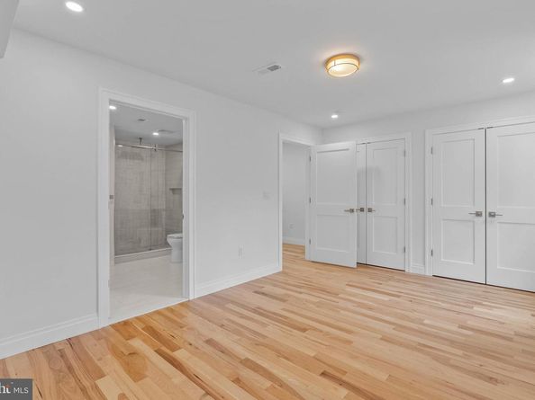 202 Spruce Street, Philadelphia PA 19106