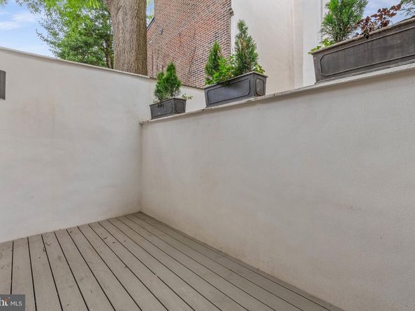 202 Spruce Street, Philadelphia PA 19106