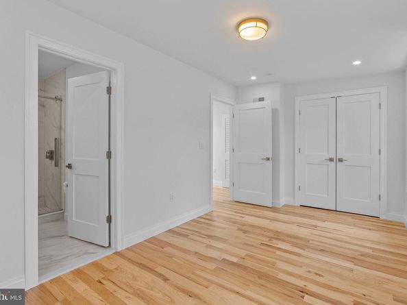 202 Spruce Street, Philadelphia PA 19106