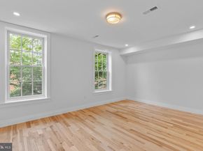 202 Spruce Street, Philadelphia PA 19106