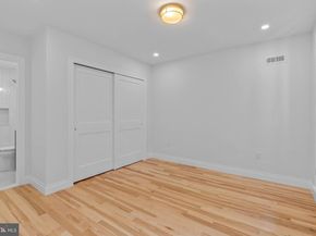 202 Spruce Street, Philadelphia PA 19106