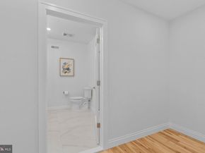 202 Spruce Street, Philadelphia PA 19106