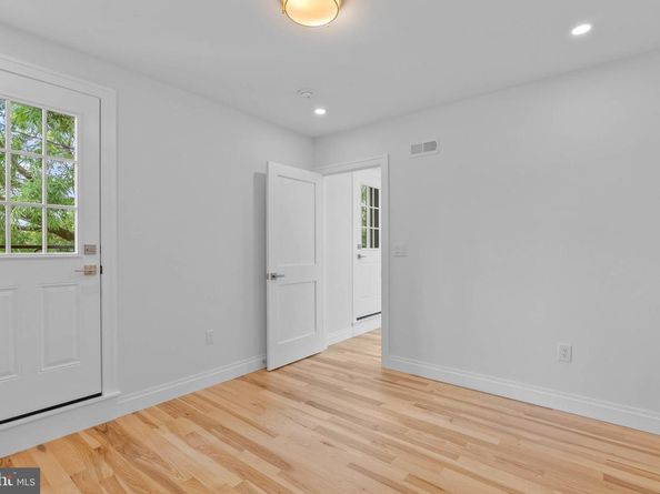202 Spruce Street, Philadelphia PA 19106