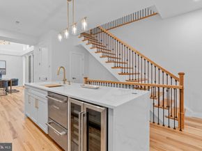 202 Spruce Street, Philadelphia PA 19106