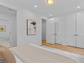 202 Spruce Street, Philadelphia PA 19106