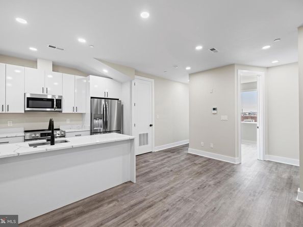 824 18TH Street NE 12, Washington DC 20002