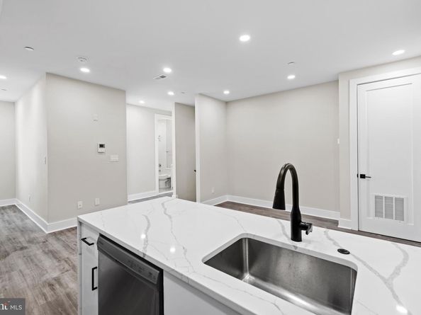 824 18TH Street NE 12, Washington DC 20002