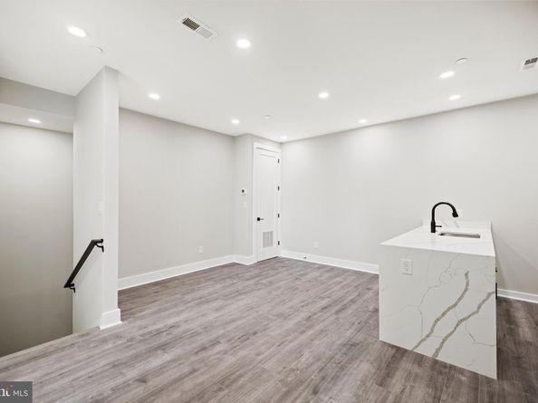 824 18TH Street NE 12, Washington DC 20002