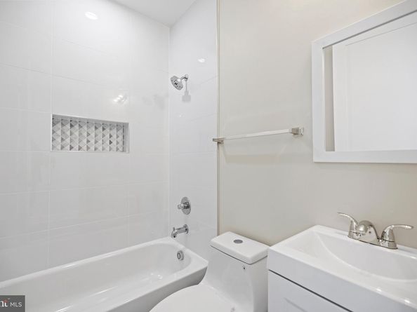 824 18TH Street NE 12, Washington DC 20002