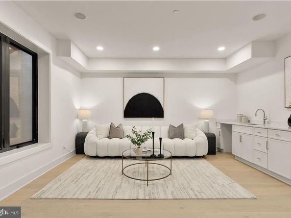 509 L Street NE 4B, Washington DC 20002
