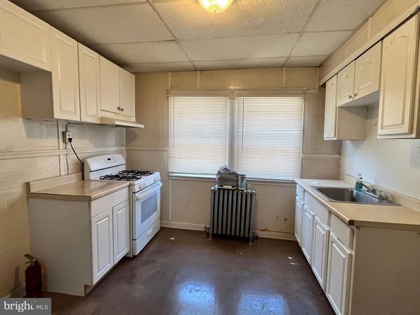 1640 S Lindenwood Street, Philadelphia PA 19143
