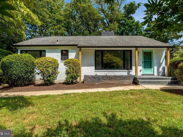 2539 Gallows Road, Dunn Loring VA 22027
