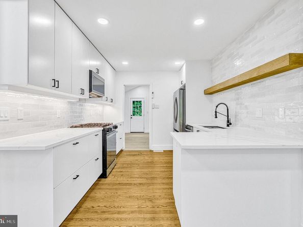2539 Gallows Road, Dunn Loring VA 22027