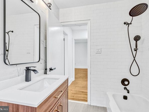 2539 Gallows Road, Dunn Loring VA 22027