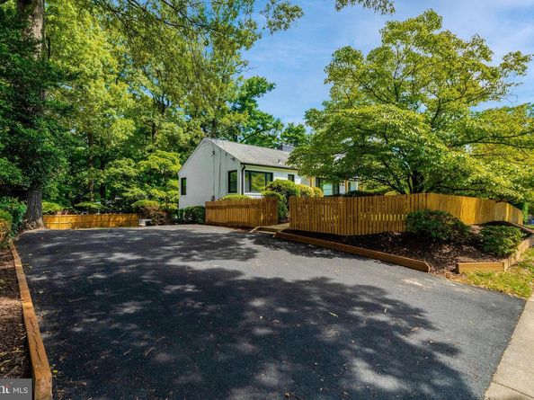 2539 Gallows Road, Dunn Loring VA 22027