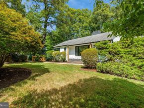 2539 Gallows Road, Dunn Loring VA 22027