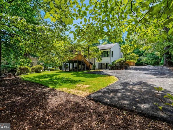 2539 Gallows Road, Dunn Loring VA 22027