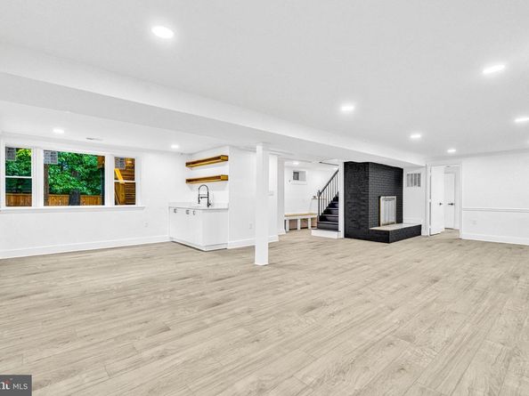 2539 Gallows Road, Dunn Loring VA 22027