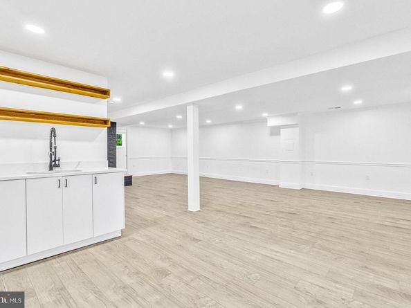 2539 Gallows Road, Dunn Loring VA 22027